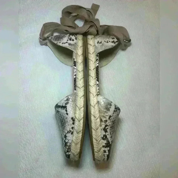 Vince Camuto Jeliany Taupe/ Snakeskin Ribbon Tie Espadrille Sandals Size 7.5. - Picture 7 of 9